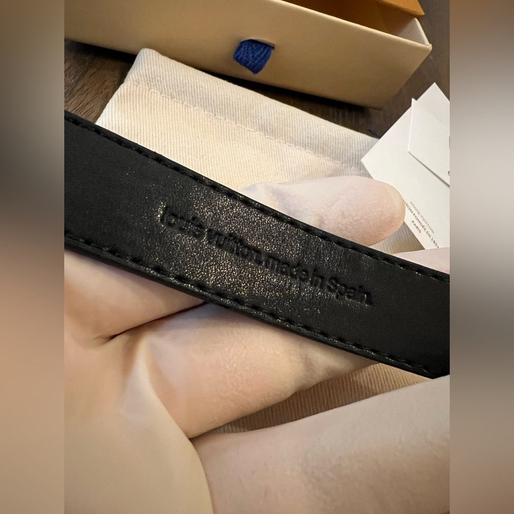 Louis Vuitton - Picture 4 of 12